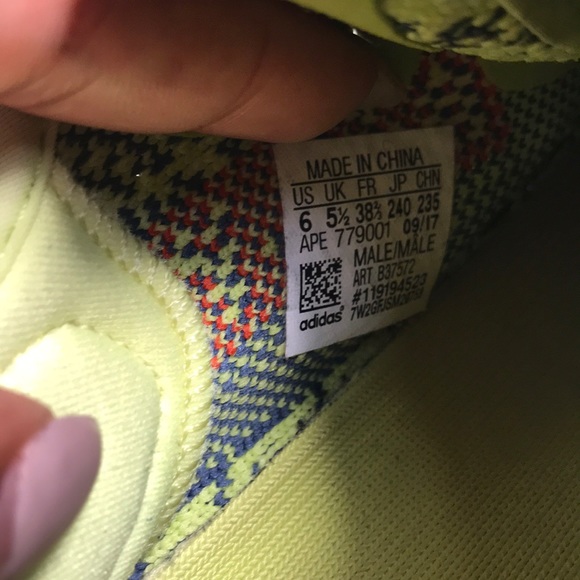 Yeezy boost 350 VS semi frozen yellow - Picture 6 of 8